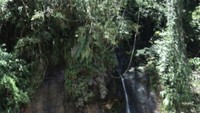 air terjun pinggir sungai Mahakam