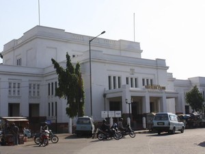 Stasiun KA Tanjung Priuk Tercantik di Indonesia