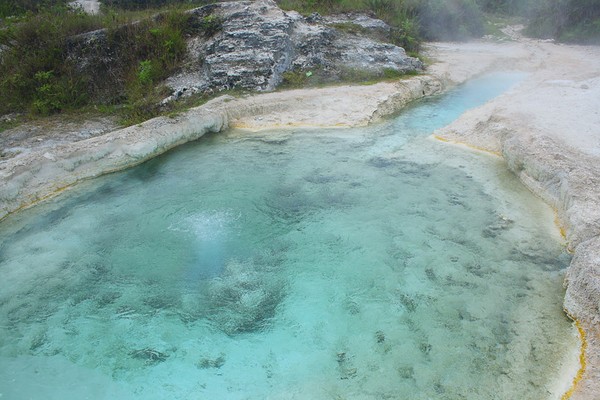 Sumber Mata Air Panas Sipoholon