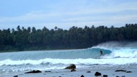 Surfing di Sorake