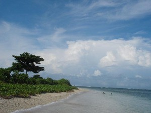 Tahun Baru di Pantai Dengan Dua Matahari, Ujung Genteng