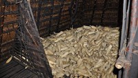 Lantai tiga sebagai gudang tempat hasil berkebun