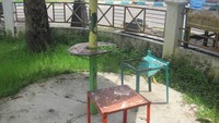 Kursi di Taman Mini Flora dan Fauna Marabahan yang tak lagi bisa digunakan