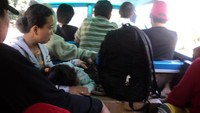 para penduduk kerap menggunakan boat untuk menuju ke hulu