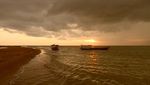 Tatkala Senja Jatuh di Pantai Cagar Alam Kumbe