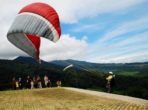 Terbang Tertiup Angin