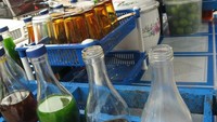 Bermacam sirup yang digunakan untuk es cincau