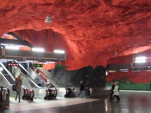 Wow! Stasiun Kereta Bawah Tanah di Stockholm Keren