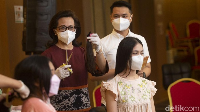 Ramai Ramai Donasi Rambut Jelang Hari Kanker Sedunia