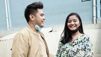 Namun Galih Ginanjar mengakui bahwa hubungan asmaranya masih belum melihat ke jenjang yang lebih serius. (Foto: Palevi/detikcom)  