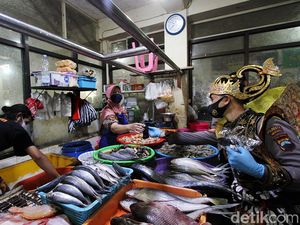 Gatotkaca Turun Tangan Sosialisasi Masker
