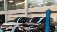 Saat Hunkt disandingkan dengan Range Rover. Di bawah kap, Canticie didukung oleh mesin Turbo empat silinder 2.0 liter, menghasilkan tenaga hingga 218 hp dan torsi 370 Nm. Perangkat mekanis ini memungkinkan Anda untuk berakselerasi dari 0 hingga 100 km / jam dalam 9,2 detik, dan kecepatan akhir hanya mencapai 185 km / jam. Foto: Facebook Carnewschina
