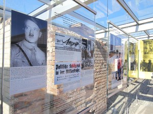 Siapa Mau Dudukan Toilet Hitler? Harganya Diperkirakan Rp 288,5 Juta Nih