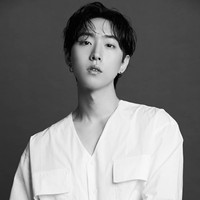 Pada seorang penggemar Indonesia, Inof mengaku ia adalah adik dari Hwang In Yeop. Sejak viral di TikTok, follower Instagram Inof yang semula 1.6 ribu kini naik menjadi 56.8 ribu.Foto: Instagram inof___