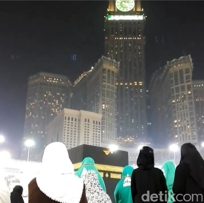 Jemaah umroh di Mekkah Al Mukarromah