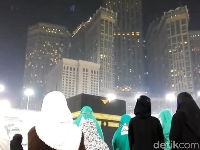 Jemaah umroh di Mekkah Al Mukarromah