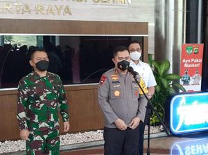 Kapolda Metro-Gubernur DKI Luncurkan Program Jakarta Bermasker