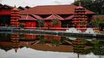 Kesibukan Kelenteng Da Bo Gong Ancol Jelang Imlek