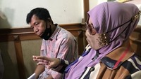 Rohimah menjamin soal Kiwil tetap bisa bertemu dengan anak-anaknya. (Foto: Hanif/detikcom) 