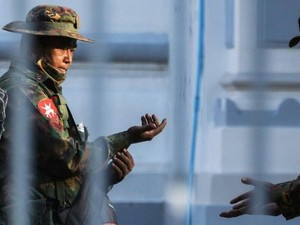 Pemberontak Myanmar Tembak Jatuh Helikopter Militer
