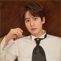 Maknae grup Super Junior ini memiliki fobia akan kuda, yang disebut equinophobia. Saat harus memberi makan kuda di sebuah acara, Kyuhyun duluan histeris sebelum menyuapkan wortel. Foto: Twitter
