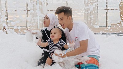 Foto: Liburan Mesra Rachel Vennya dan Niko Sebelum Gugat Cerai