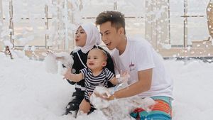 Foto: Liburan Mesra Rachel Vennya dan Niko Sebelum Gugat Cerai