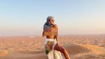 Foto: Model Seksi yang Dihujat karena Topless di Gurun Dubai