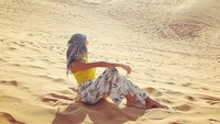 Karena semua tertuju pada foto seksi Luana. Akhirnya Luana minta maaf dalam postingan terakhirnya dan mengaku bahwa yang dilakukan murni hanya menangkap momen indah di sana tanpa menyerang agama dan budaya di sana. (Instagram/Luana Sandien)
