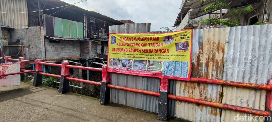 Masalah sampah di Kali Baru Cijantung, Cimanggis, Depok, telah tuntas. (Mindra Purnomo/Infografis detikcom)
