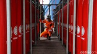 PLTGU ini berlokasi di area Indonesia Power Priok Power Generation and O&M Services Unit (POMU), Jakarta Utara dengan luas area sebesar ± 3,8 Hektare.   