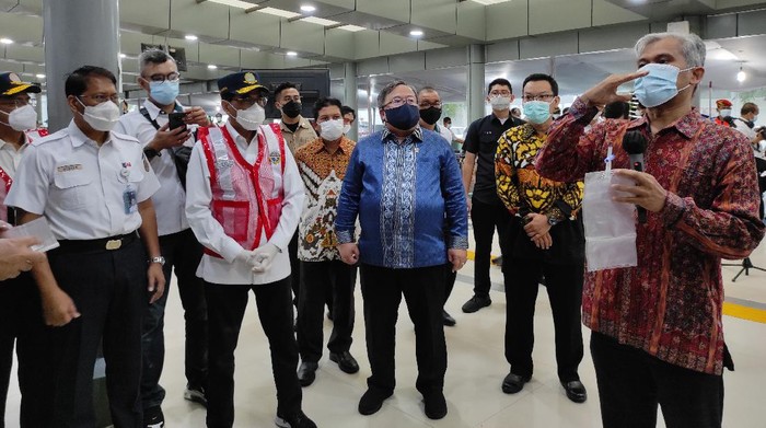 Menhub dan Menristek cek kesiapan GeNose di Stasiun Pasar Senen (Foto: Azhar/detikcom)