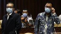 Rapat kerja juga dihadiri oleh Komite Nasional Keselamatan Transportasi (KNKT), Badan SAR Nasional (Basarnas), Badan Meteorologi, Klimatologi dan Geofisika (BMKG), Sriwijaya Air, dan AirNav Indonesia.