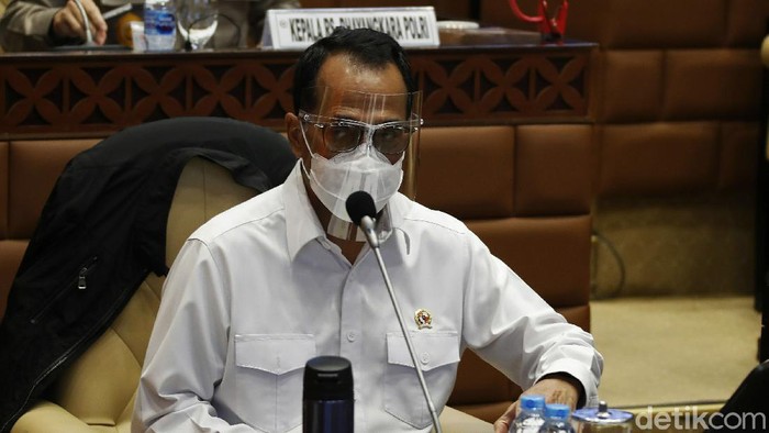 Komisi V DPR RI menggelar rapat kerja (raker) dengan Menteri Perhubungan Budi Karya Sumadi hingga Sriwijaya Air, di ruang Komisi V Gedung Parlemen, Senayan, Jakarta, Rabu (03/02/2021). Rapat yang dimulai pada pukul 13.00 WIB, membahas terkait kecelakaan jatuhnya pesawat Sriwijaya Air SJ182.