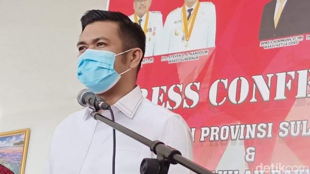 Michaela Elsiana Paruntu saat memenuhi undangan BK DPRD Sulut terkait dugaan perselingkuhan suaminya, James Arthur Kojongian (Trisno Mais/detikcom)