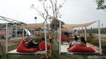 Nempel Bandara, Kafe di Bandung Ini Suguhkan Pemandangan Pesawat