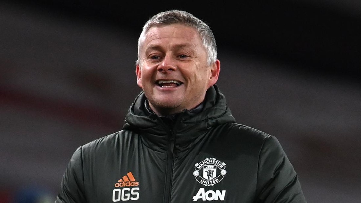 Ole Gunnar Solskjaer memberi hadiah Natal untuk staf MU. (Foto: Getty Images/Pool)
