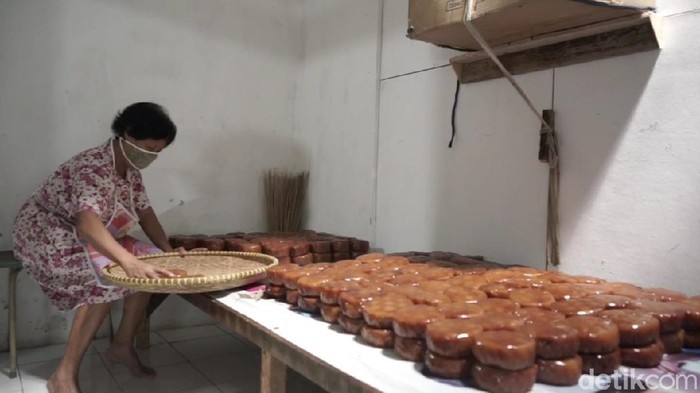 Pemesanan dodol keranjang di Purwakarta menurun jelang imlek