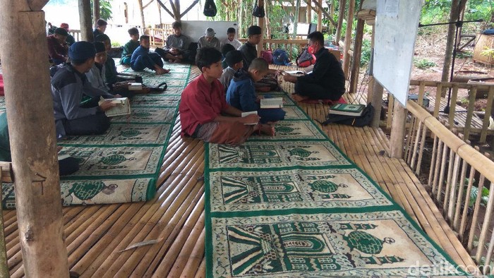 Ponpes di Bandung Barat dituding sesat oleh warga sekitar