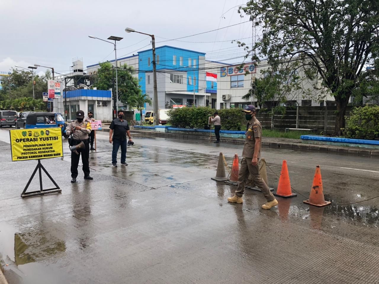 Posko masker gratis Polres Pelabuhan Tanjung Priok