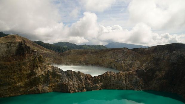 Savana Bekol, Kampung Warna-warni Malang, dan Danau Kelimutu