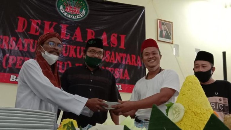 Sekumpulan Dukun Deklarasikan Perkumpulan Sekumpulan Dukun Deklarasikan Perkumpulan