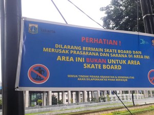 Trotoar-taman KBB Sudah Rapi, Spanduk Larangan Bermain Skateboard Terpasang