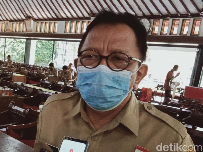 Tim Ahli Satgas Percepatan Pengendalian COVID-19 Kabupaten Klaten dr Roni Reokmito