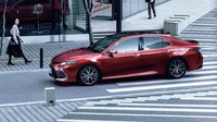 Toyota juga memperbarui teknologi keselamatan sedan Toyota Camry ini. Bersama Camry terbaru, Toyota memperkenalkan sistem Toyota Safety Sense 2.5+, yang menambahkan deteksi pejalan kaki malam hari, pengendara sepeda siang hari, dan pejalan kaki lintas persimpangan untuk sistem pengereman darurat otonom. Foto: Dok. Toyota