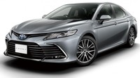 Seperti Camry sebelum facelift, sedan ini tersedia dengan dua varian, standar dan Sport. Toyota Camry standar mendapat asupan udara tengah yang lebih menonjol, grille atas yang kecil sedikit diubah. Foto: Dok. Toyota