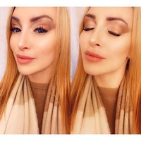 Tracy pertama kali melakukan prosedur payudara ketika dirinya berusia 18 tahun. Prosedur tersebut dilakukannya untuk membuat payudaranya menjadi asimetris. Dia lalu melakukan lebih banyak operasi plastik setelah melahirkan anak-anaknya, Millie dan Gabrielle. Foto: Instagram/@tracykissdotcom