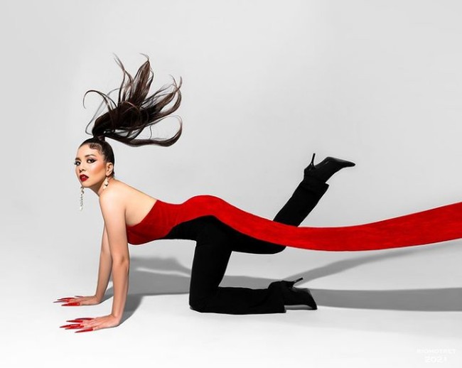 Dari berat 74 kg, Tya Ariestya kini makin langsing dengan berat badan ideal 49 kg. Foto: Instagram/@tya_ariestya, @riomotret