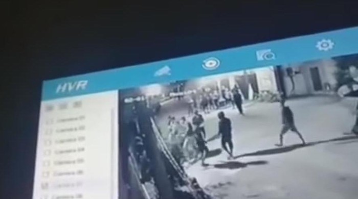 Video viral prajurit TNI dikeroyok di area tempat hiburan malam di Gorontalo (Screenshot video viral)