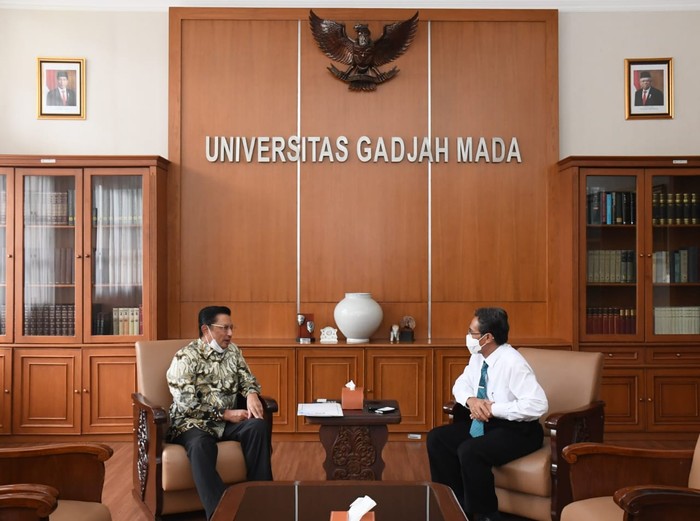 Wakil Ketua MPR Fadel Muhammad menemui Rektor Universitas Gadjah Mada Panut Mulyono untuk menyampaikan gagasan Pokok-Pokok Haluan Negara (PPHN).